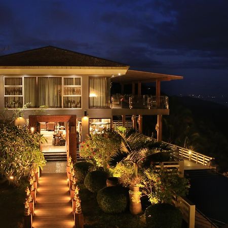 The Oriental Luxury Suites Alfonso Exteriör bild
