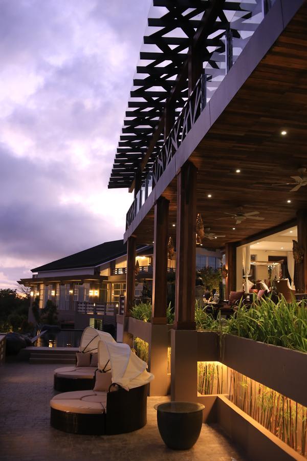 The Oriental Luxury Suites Alfonso Exteriör bild