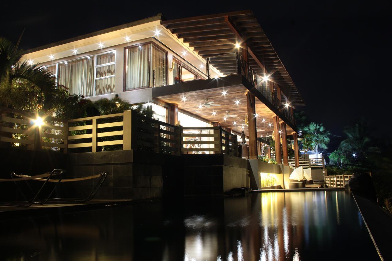 The Oriental Luxury Suites Alfonso Exteriör bild
